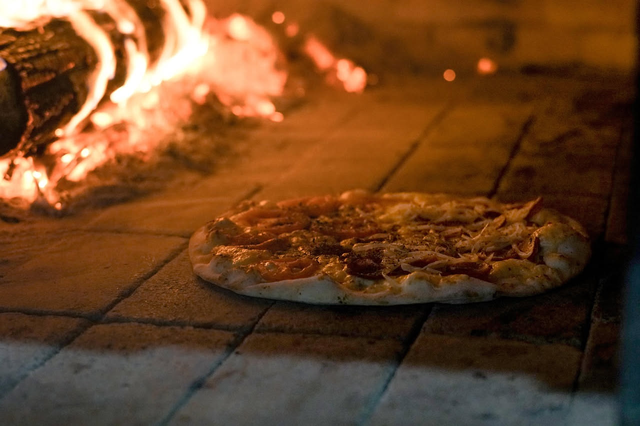 Perché il primo antenato della pizza non aveva bisogno di stampi