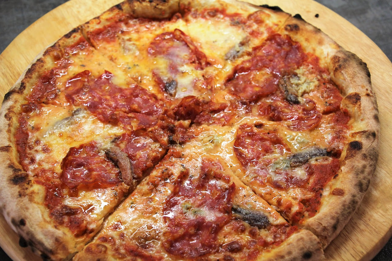 Perché la pizza marinara si chiama così: le ipotesi a confronto