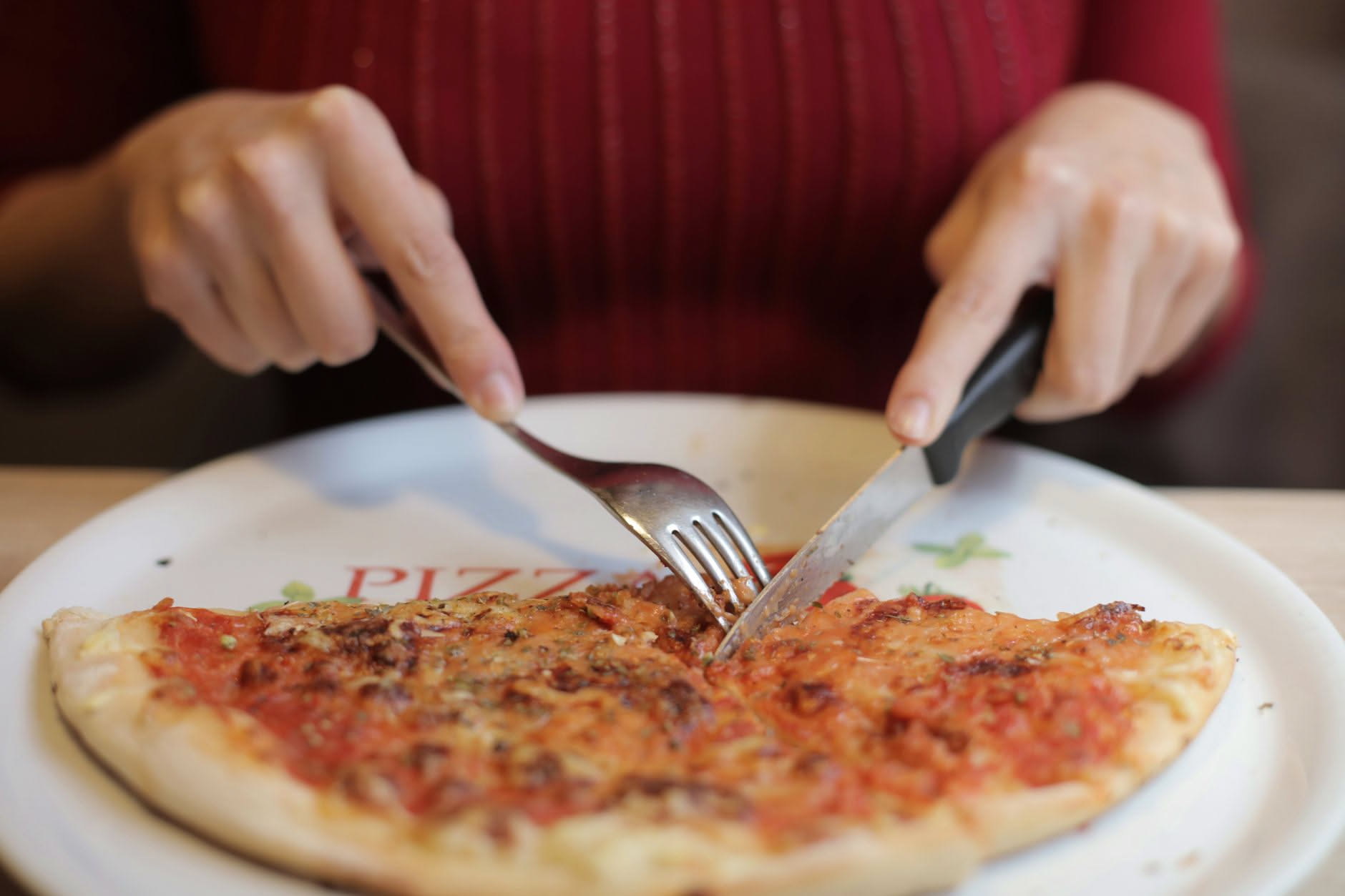 Pizza cruda dentro e cotta fuori: le due cause possibili