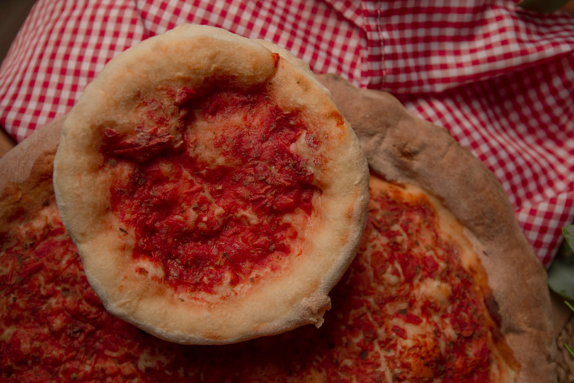 La pizza fritta napoletana: la ricetta e la temperatura dell'olio