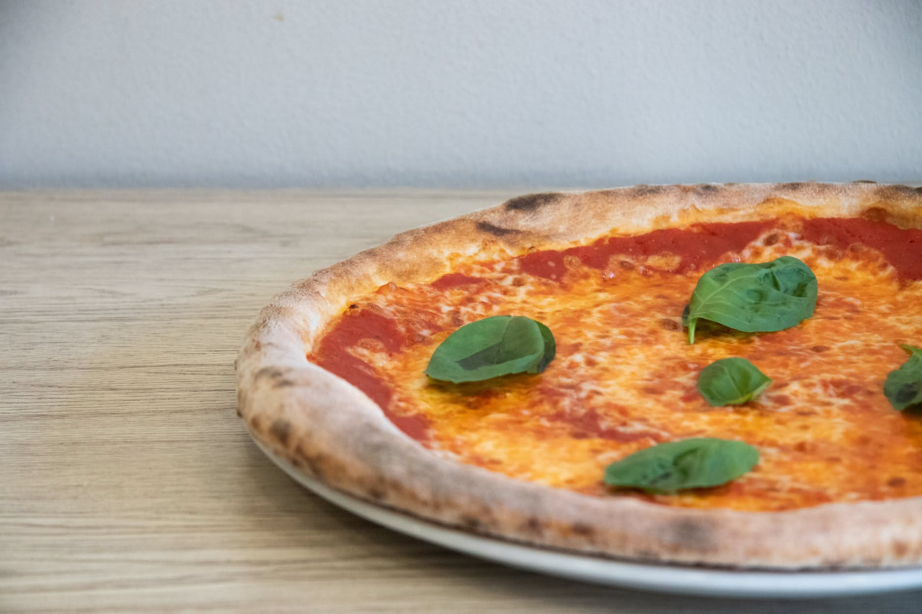 La pizza margherita in casa: la ricetta e l'ordine degli ingredienti