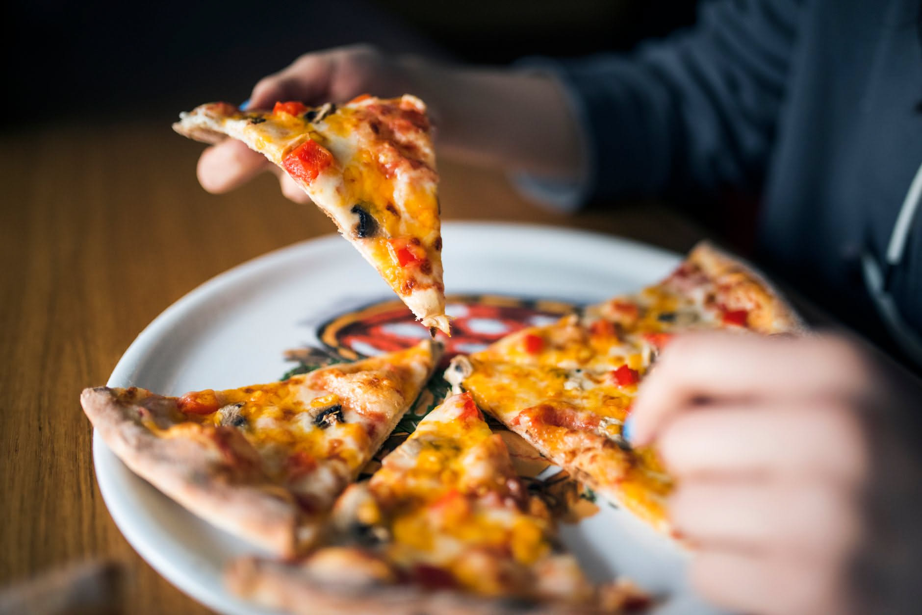 La pizza per i bambini: la ricetta con meno sale e cottura breve