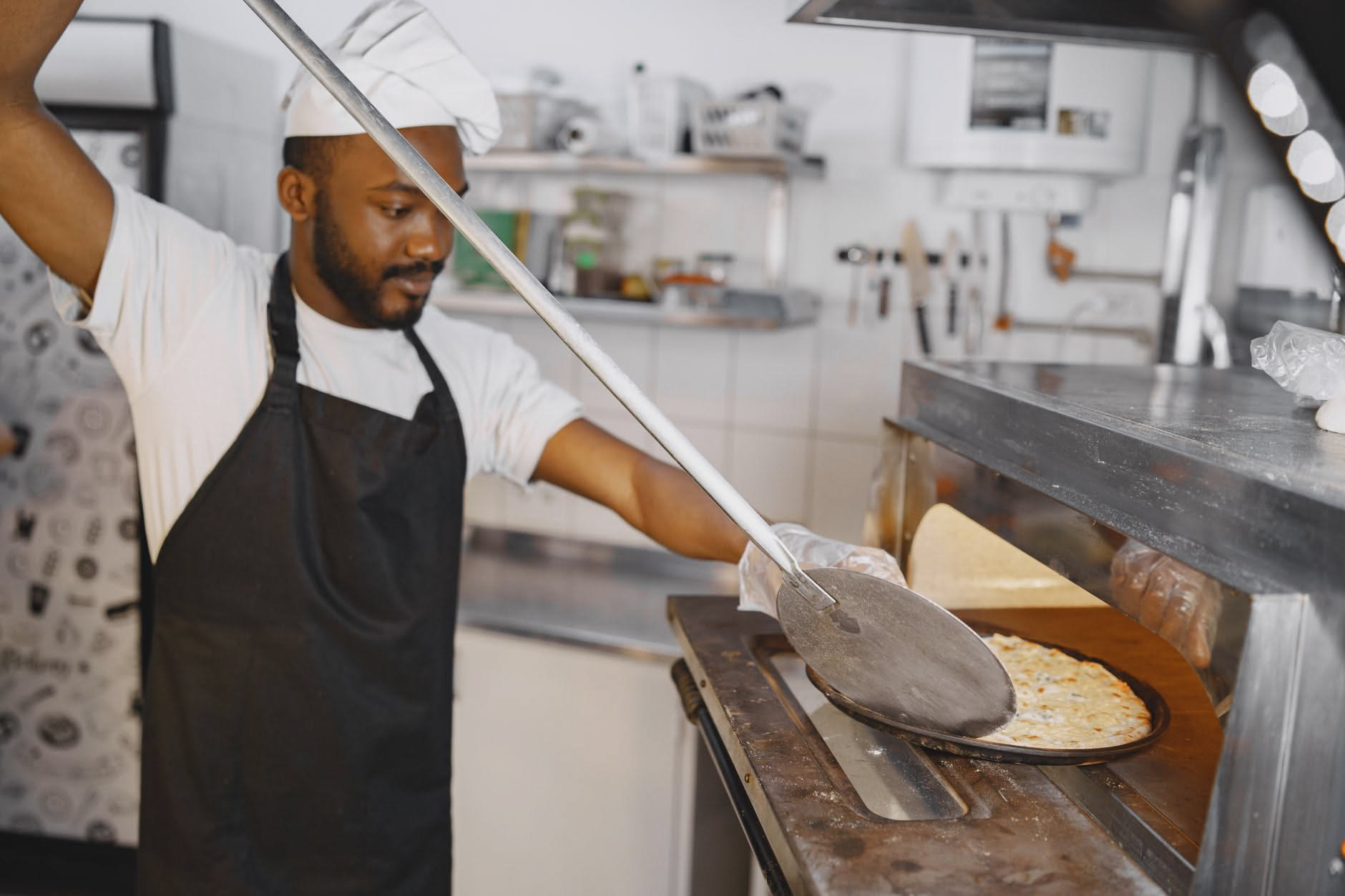 La pizza che si attacca alla pala: la ricetta e i rimedi che funzionano