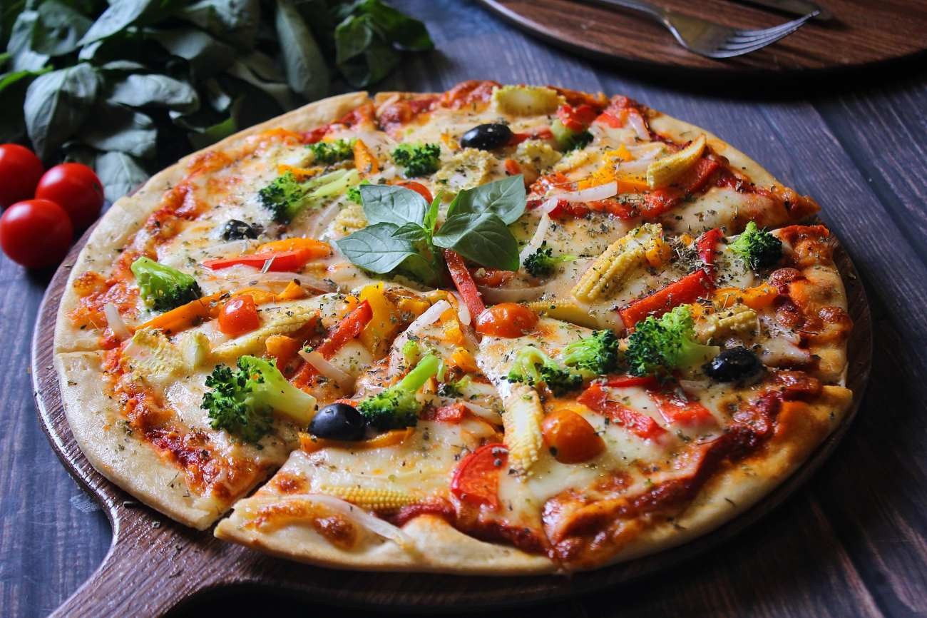 Pizza con verdure assortite